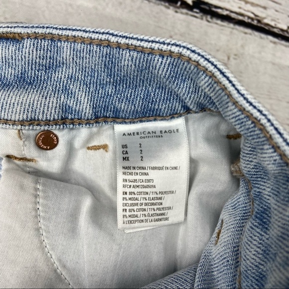 American Eagle Distressed Denim Mom Shorts - Picture 4 of 8